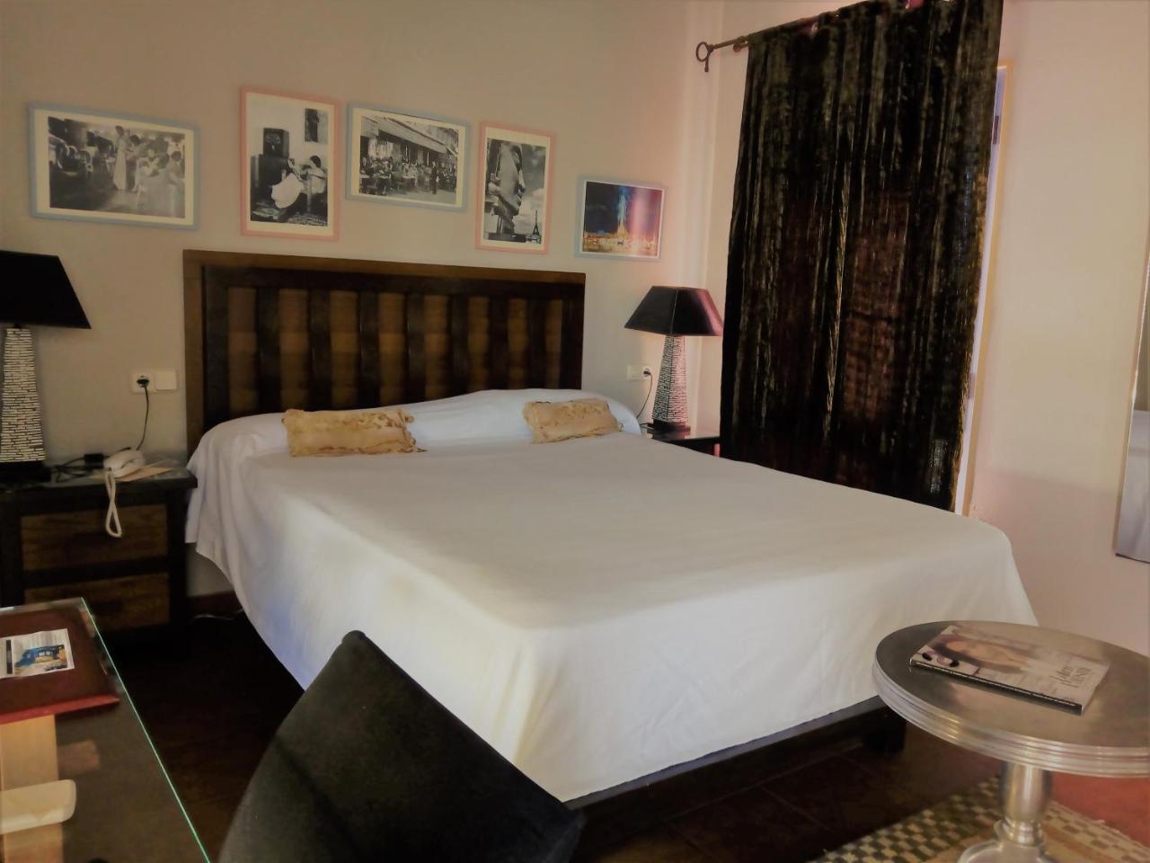 Hotel Utopia Benalup-Casas Viejas Esterno foto