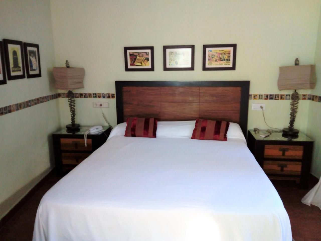 Hotel Utopia Benalup-Casas Viejas Esterno foto